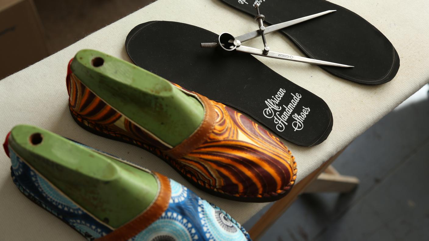 Le espadrillas sono interamente fatte a mano