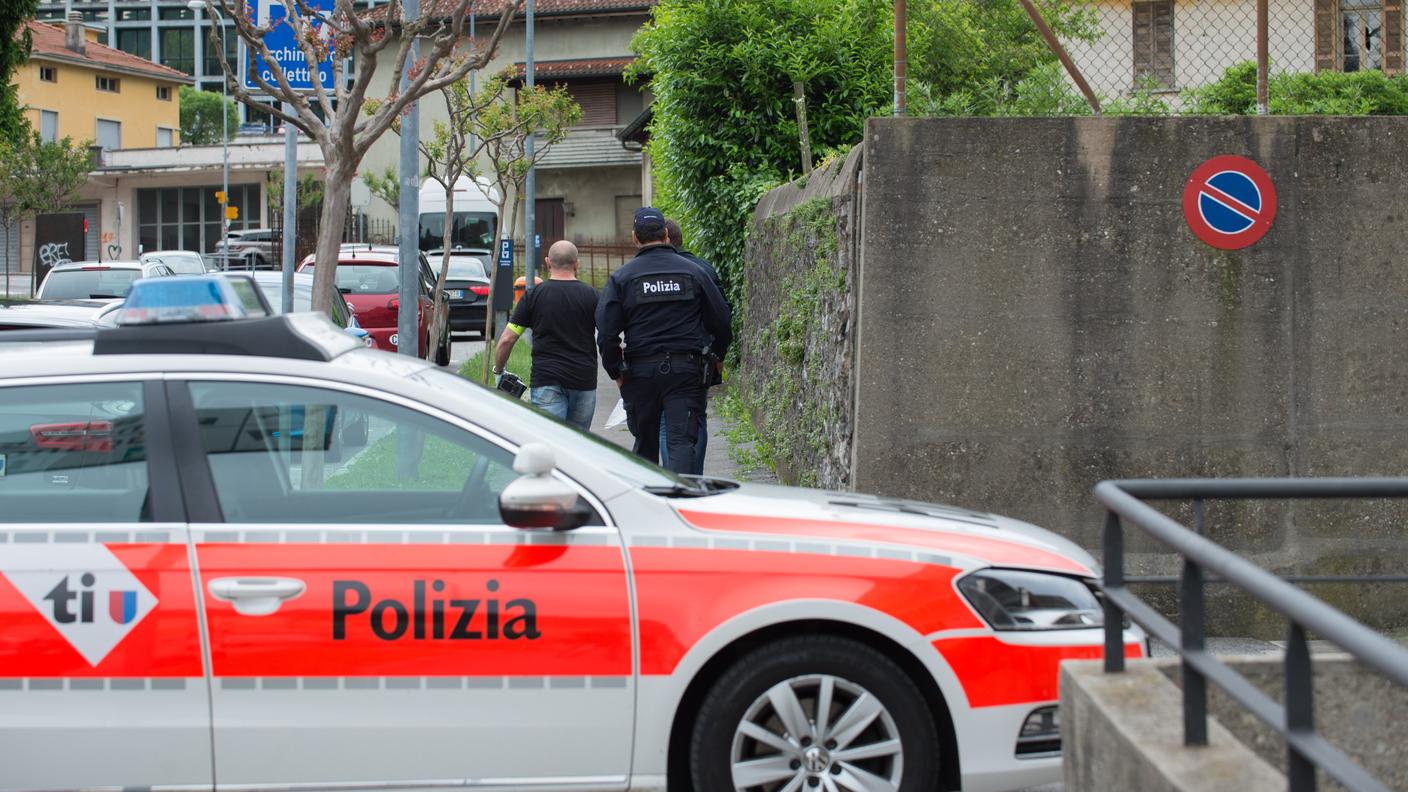 Gli agenti hanno verificato le identità dei presenti nel locale chiassese