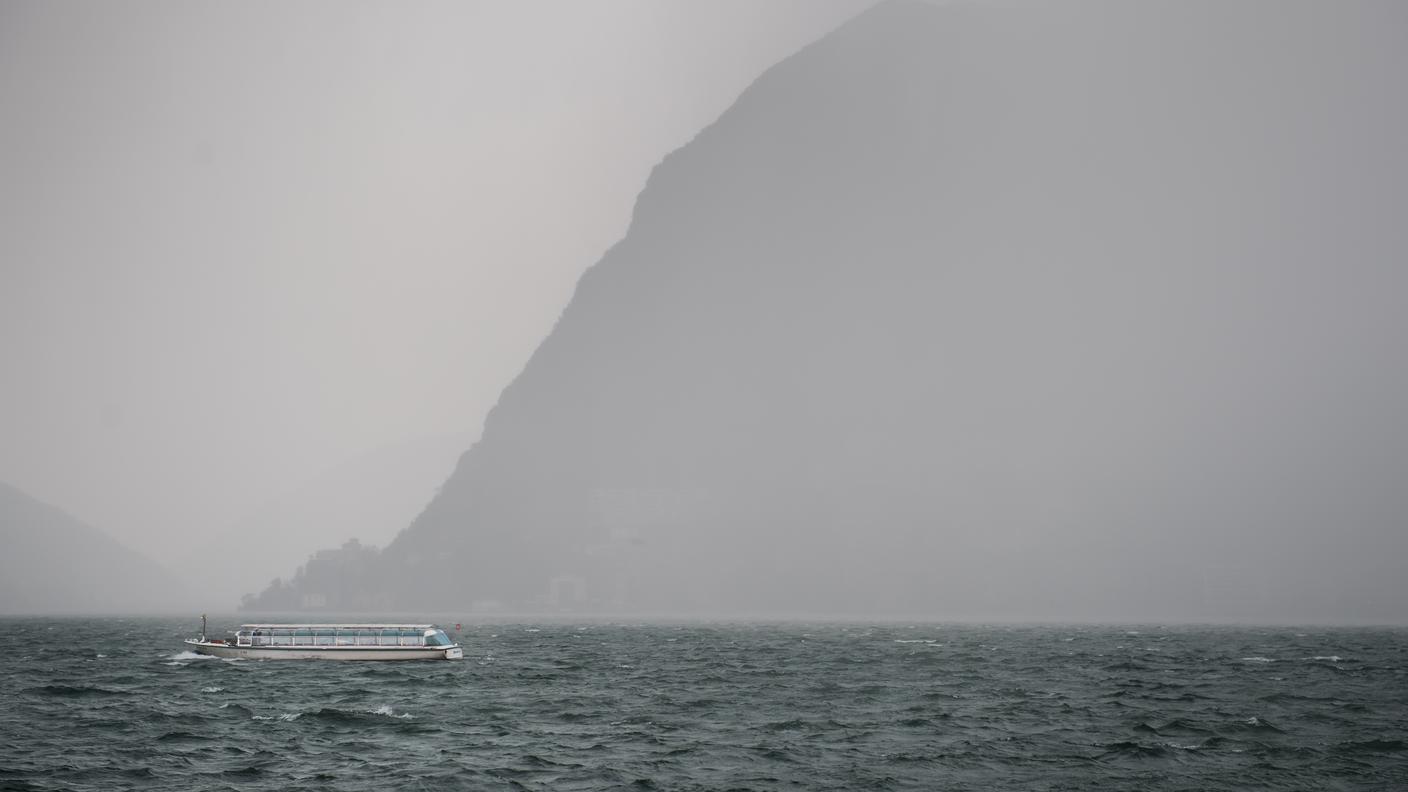 La pioggia sul lago di Lugano