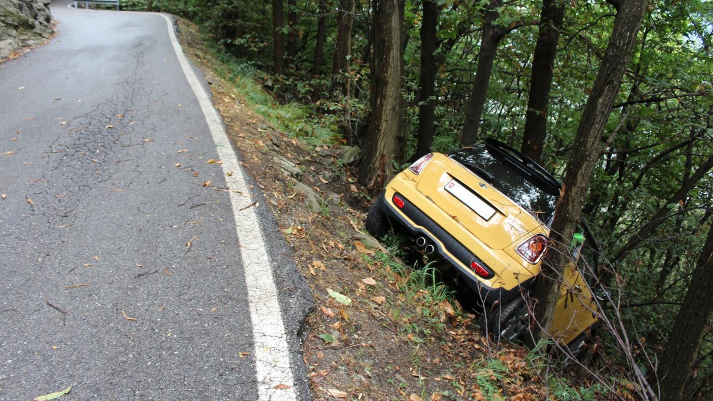 L'auto finita fuori strada nella località sopra Locarno