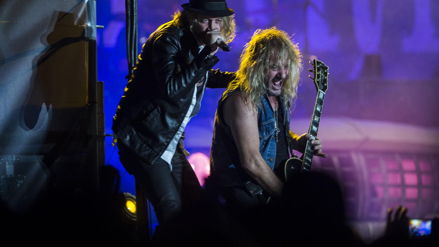 I Gotthard sono saliti sul palco al centro sportivo chiudendo una serata che in precedenza aveva offerto il sound di Ethica e Johnny Gallagher
