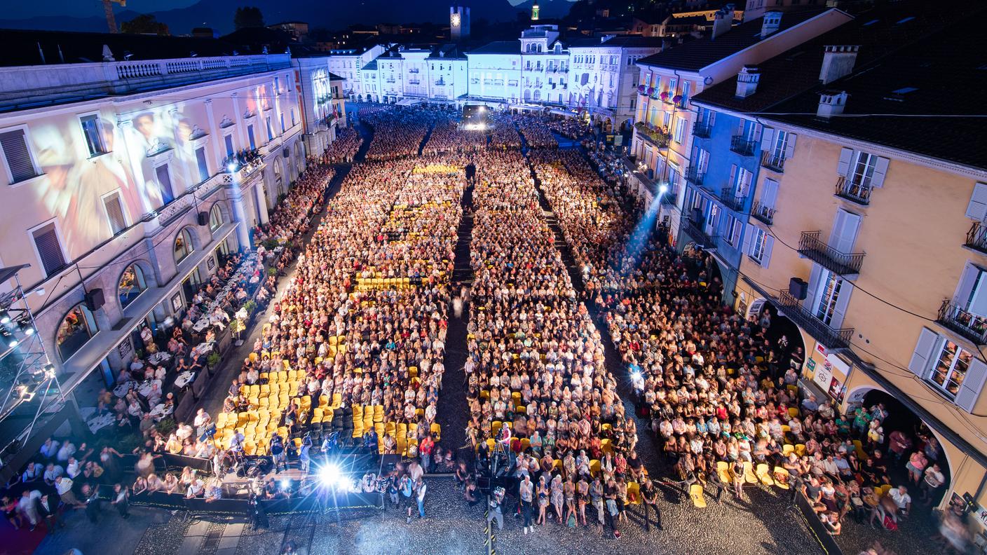 La Piazza si prepara alle risate