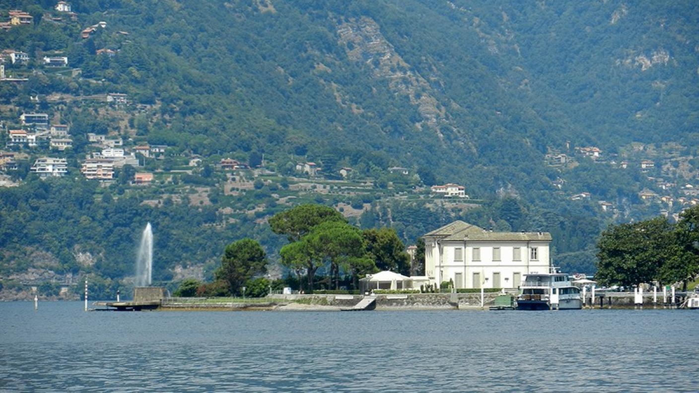 Villa Geno si trova sulla sponda est del lago di Como