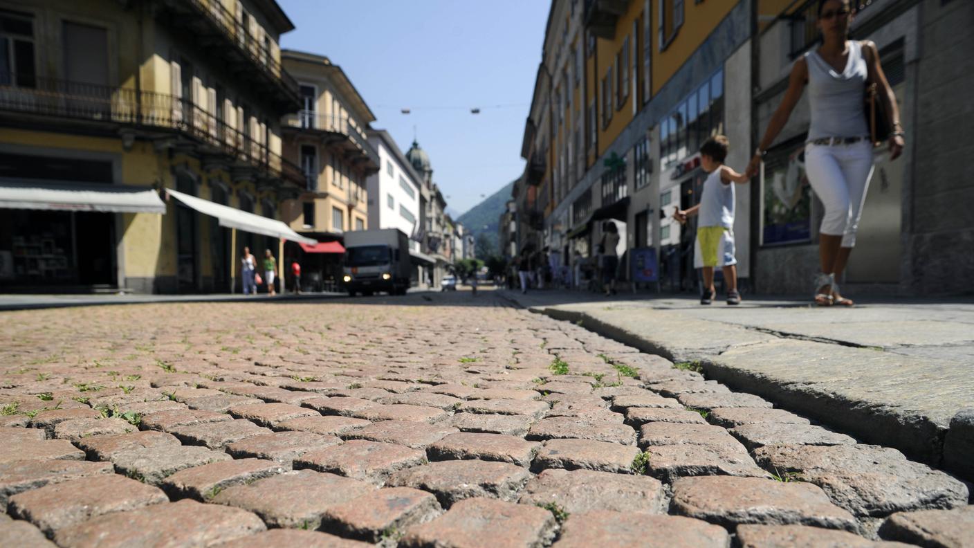 Negozi in fuga dalla capitale