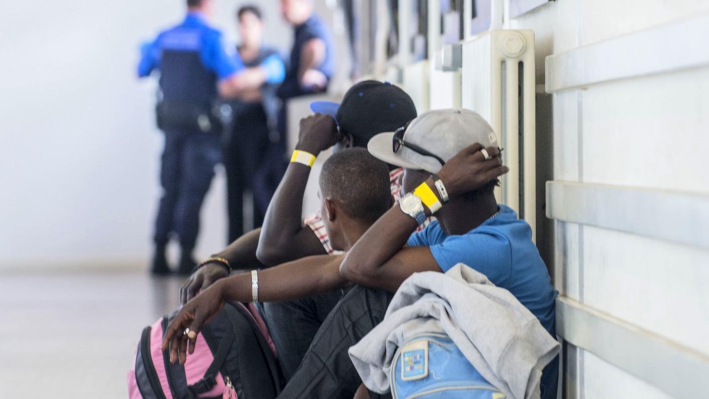 Ripristinare controlli generalizzati alle frontiere, secondo il Governo, sarebbe irrealistico