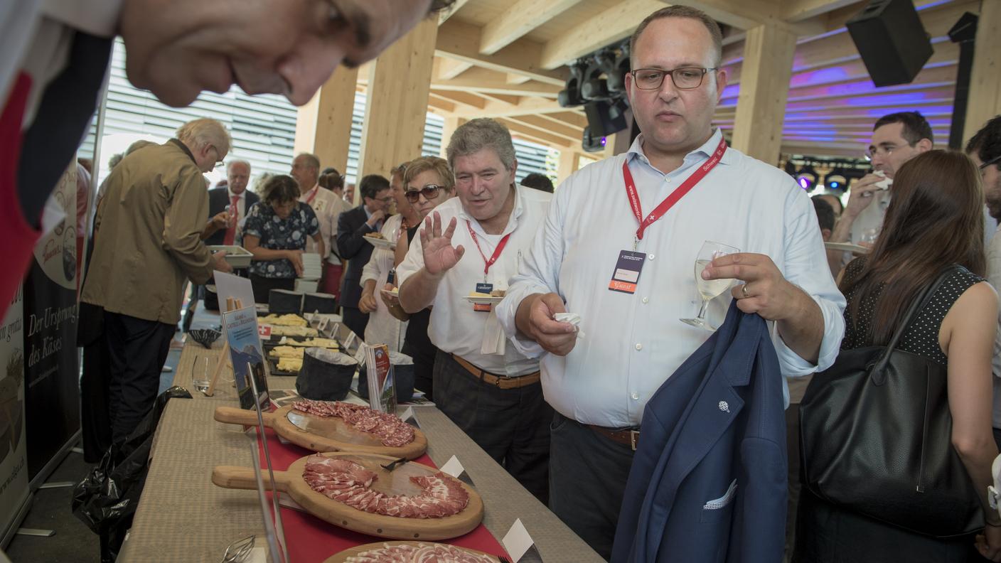 Il ricco buffet offerto al padiglione svizzero