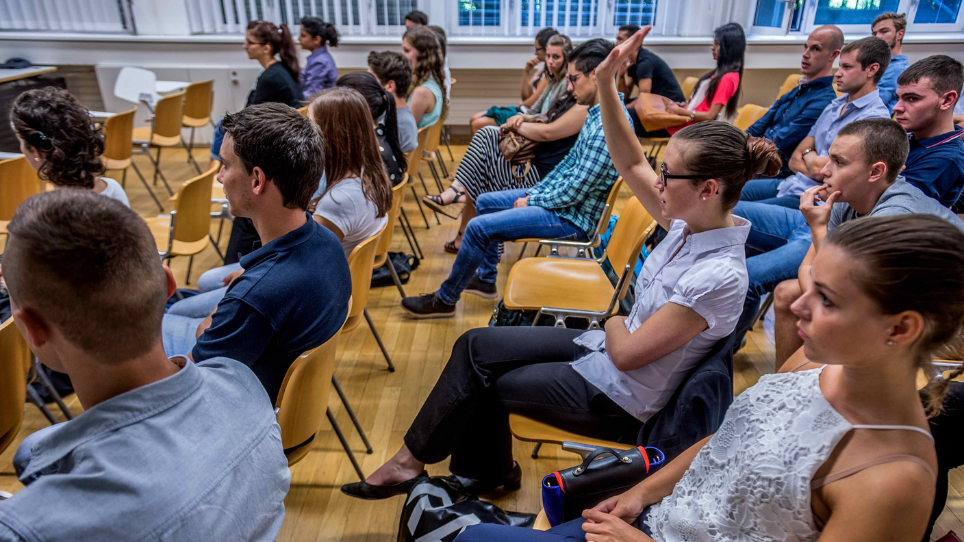 Gli studenti del primo anno della scuola alberghiera di Bellinzona