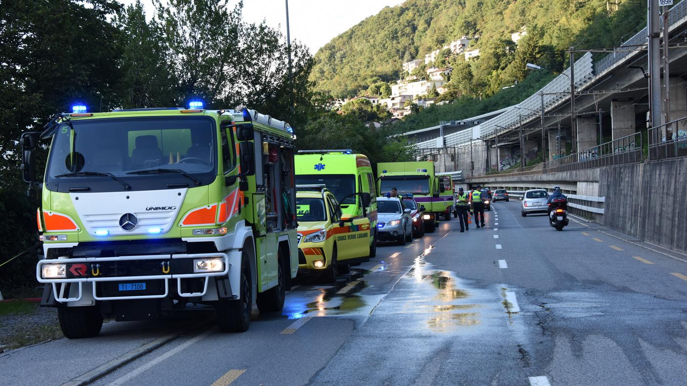 Gli inquilini hanno subito allertato i pompieri