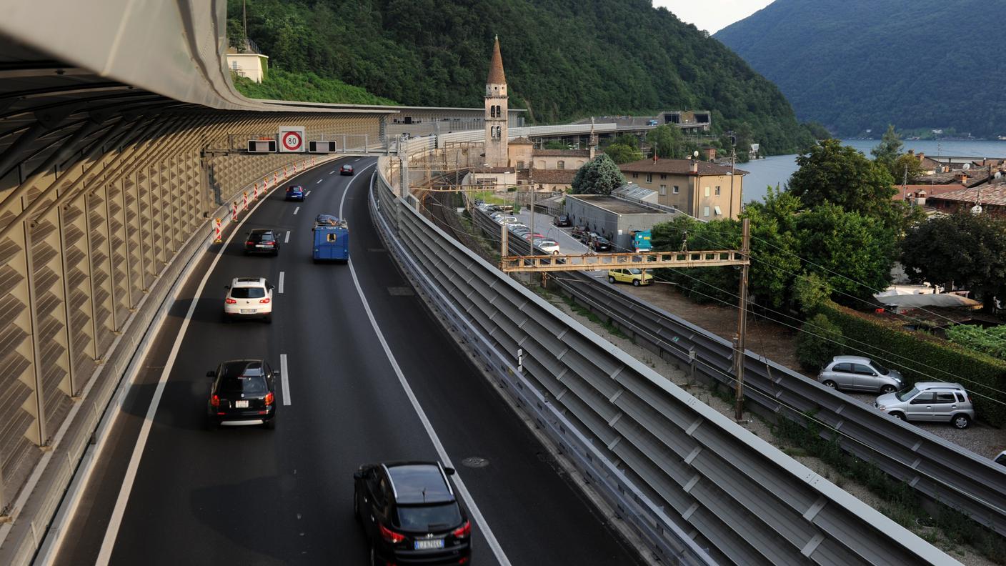I ripari fonici realizzati sull'A2 a Bissone