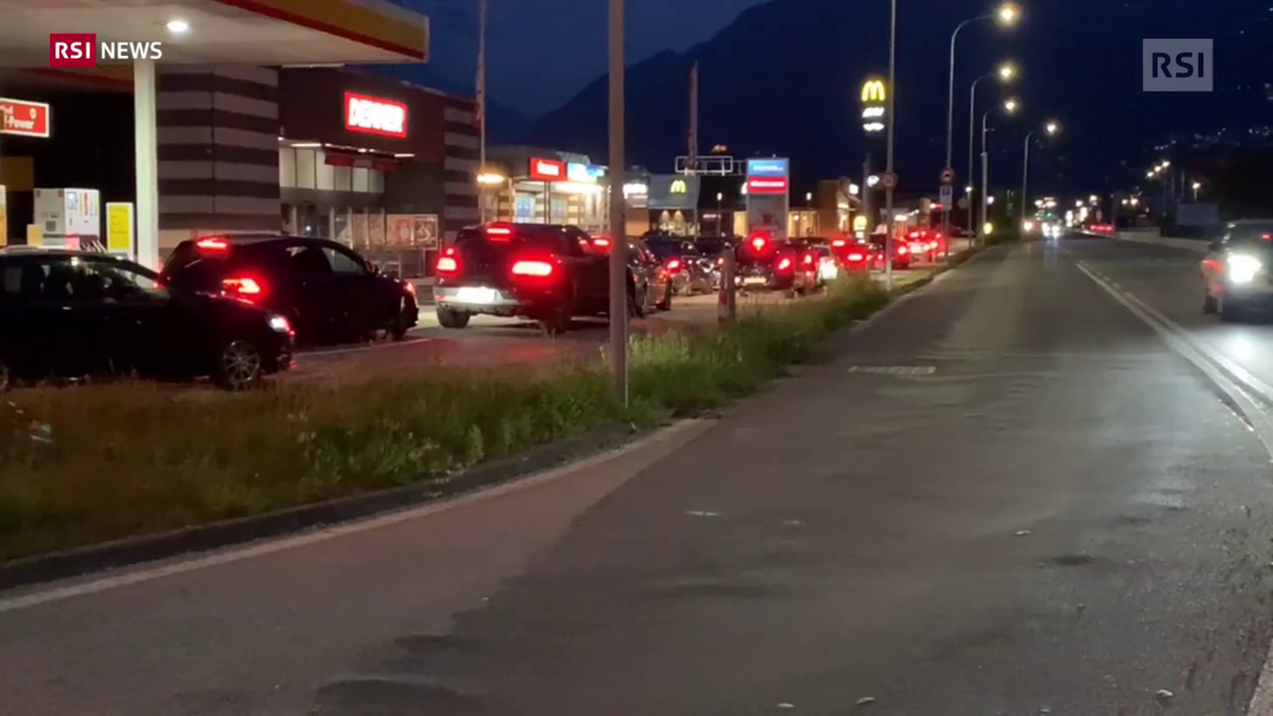 Sant'Antonino: lunghe code al McDrive