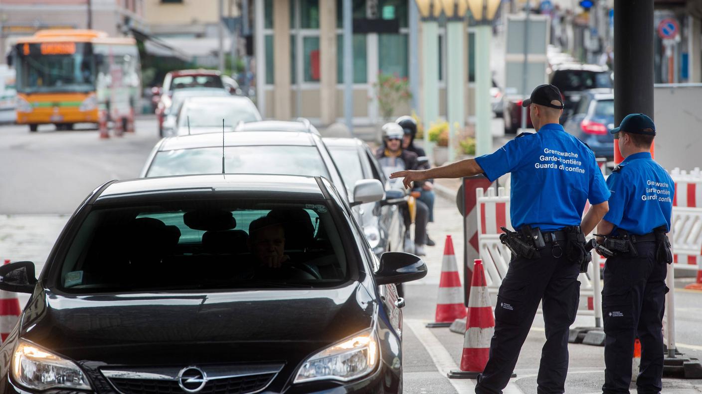 Bocciata l'iniziativa ticinese per abrogare l'intesa italoelvetica sui frontalieri