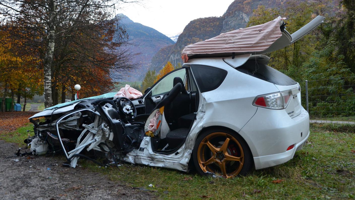 Una delle due vetture coinvolte nel frontale