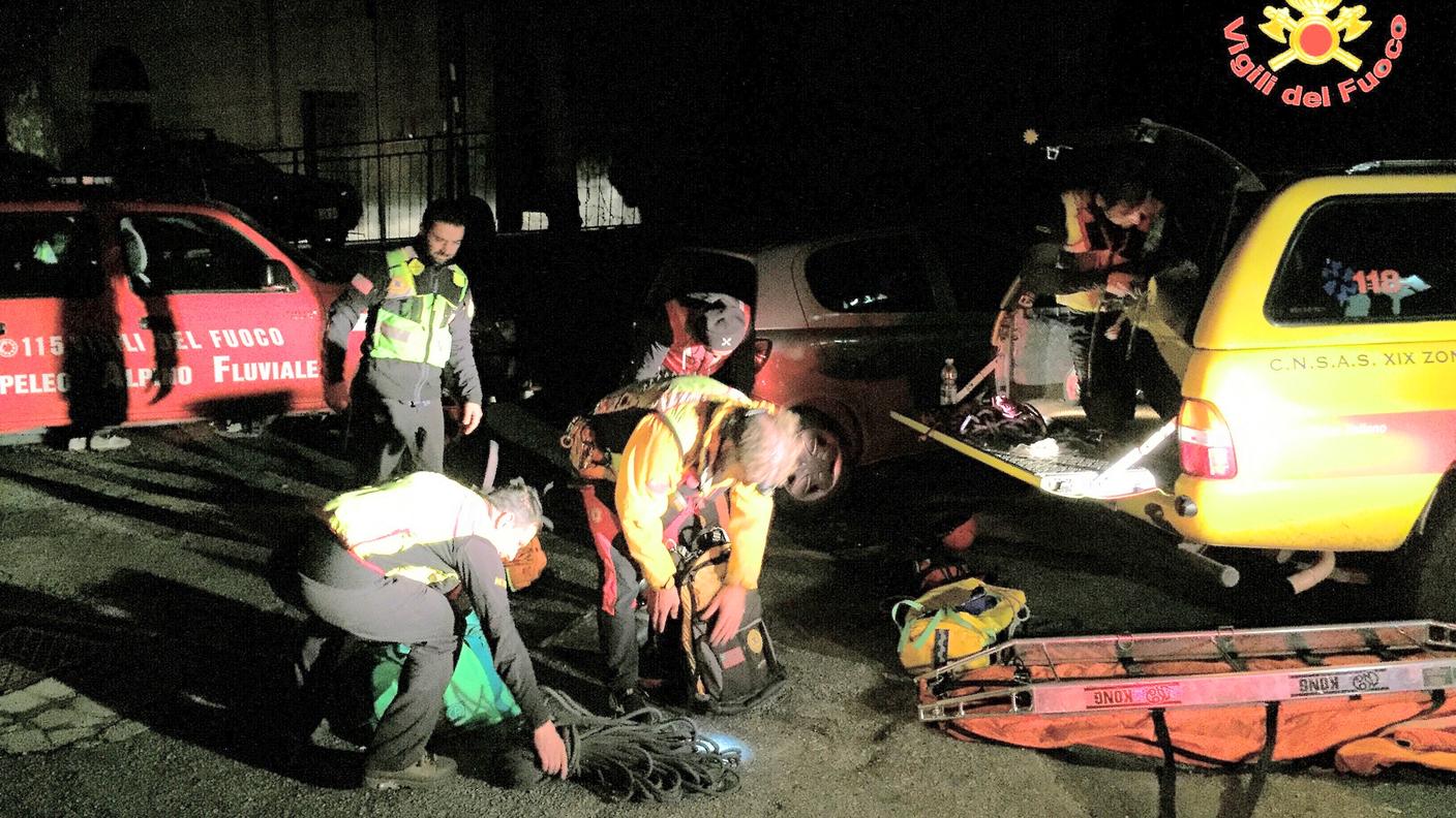 I vigili del fuoco durante l'intervento