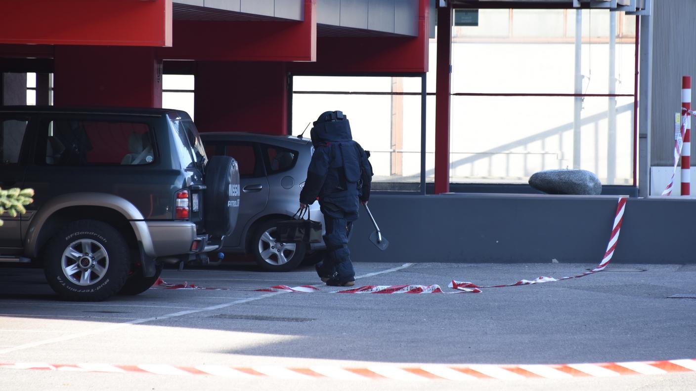 Artificieri in azione a Balerna