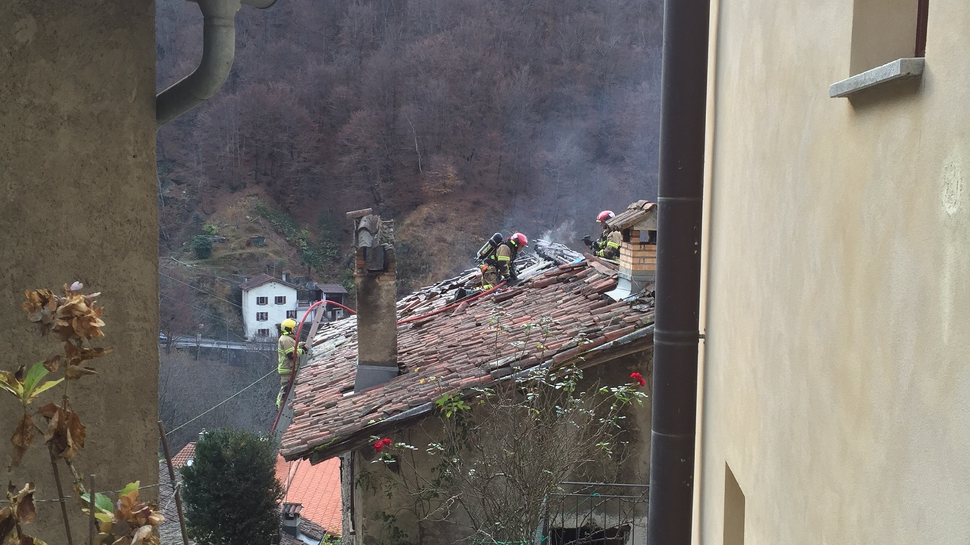 Pompieri in azione in Val Colla