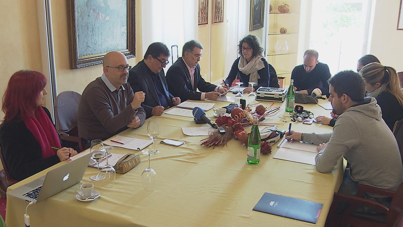 Tamara Merlo, Sergio Savoia, Franco Denti e Mauro Medolago davanti alla stampa