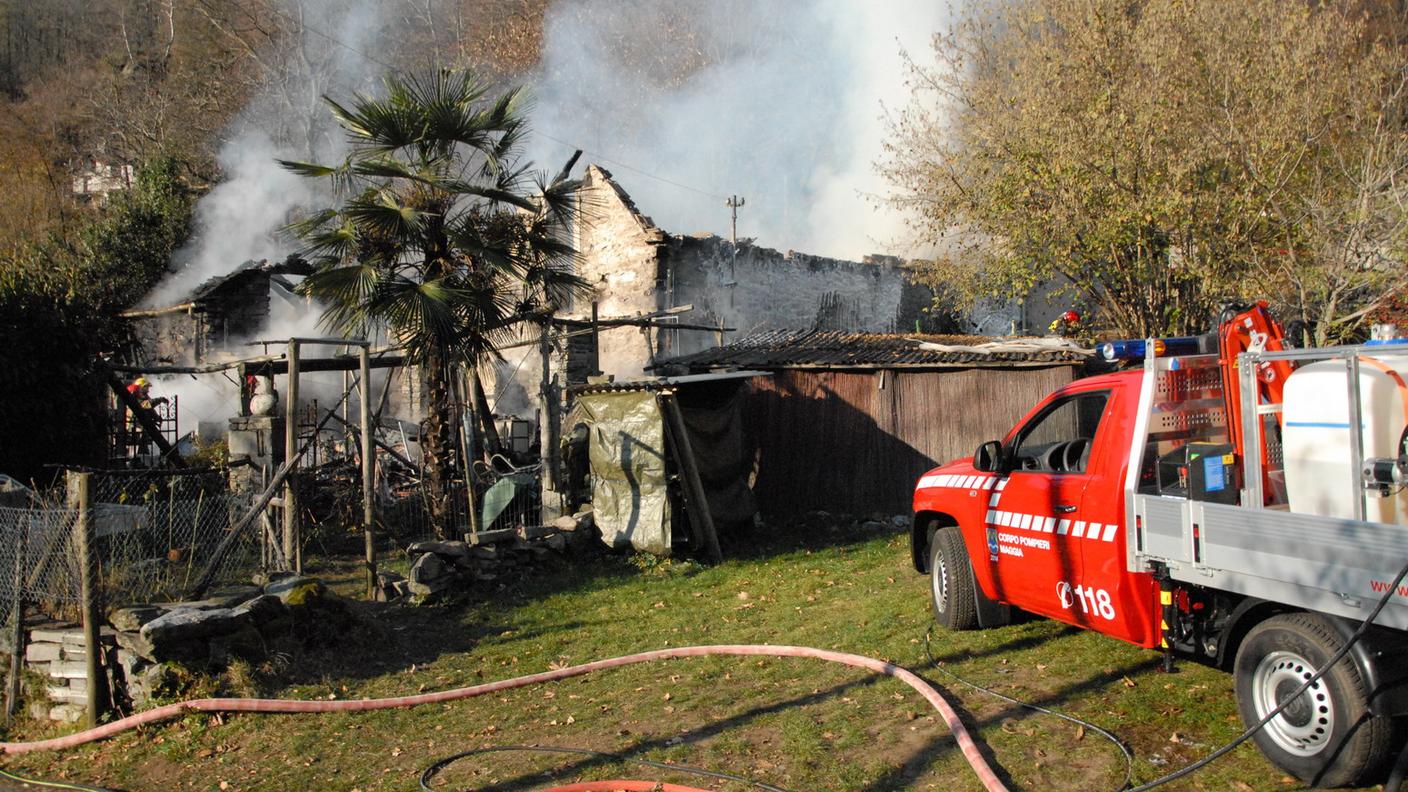 Domate le fiamme, ma i danni sono ingenti