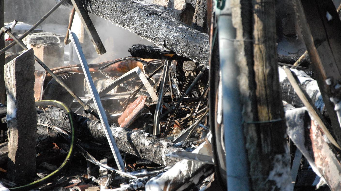 Domate le fiamme, ma i danni sono ingenti