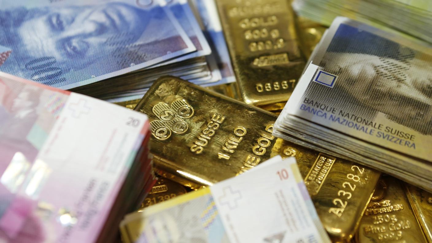 Soldi falsi in cambio di oro