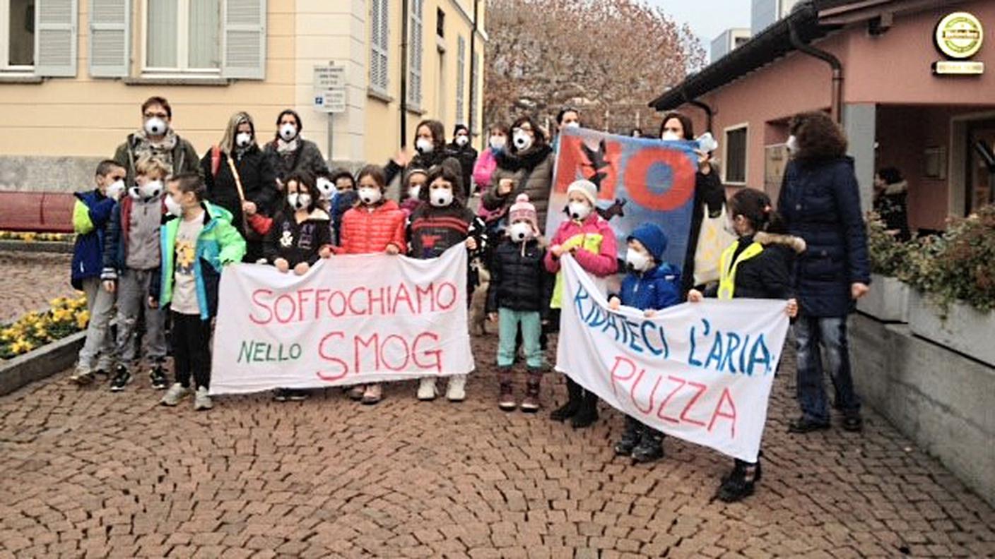 Il corteo a Balerna