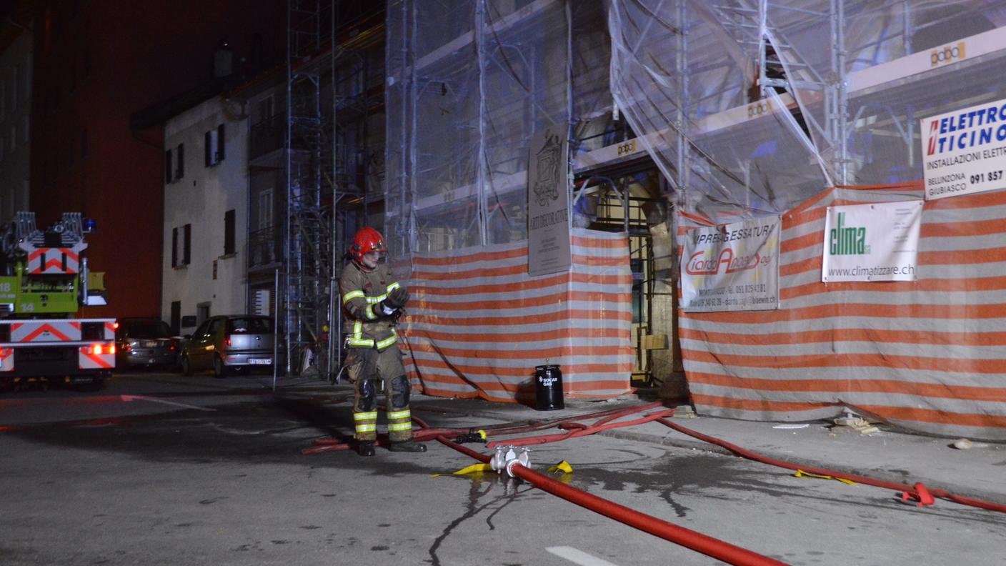 Pompieri al lavoro a Giubiasco