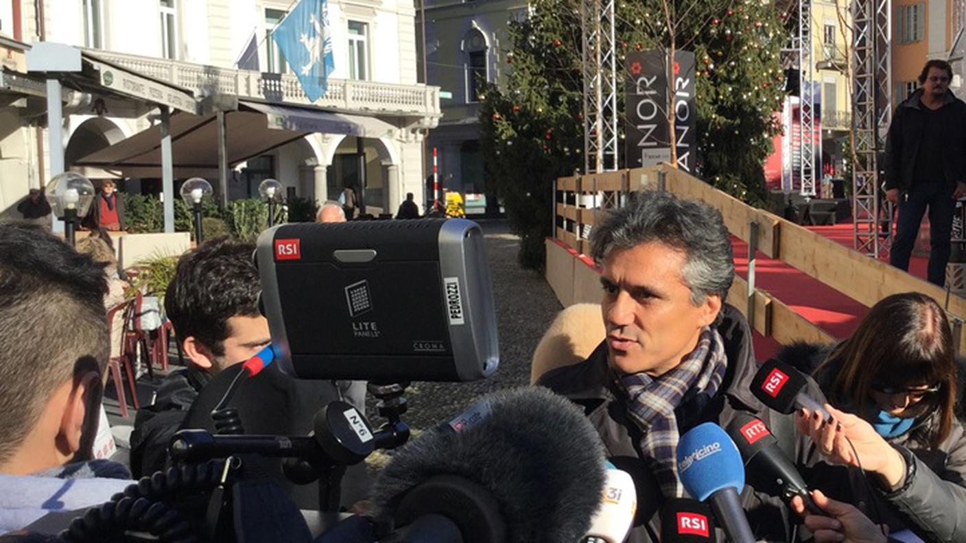 Rachid Nekkaz incontra la stampa a Locarno