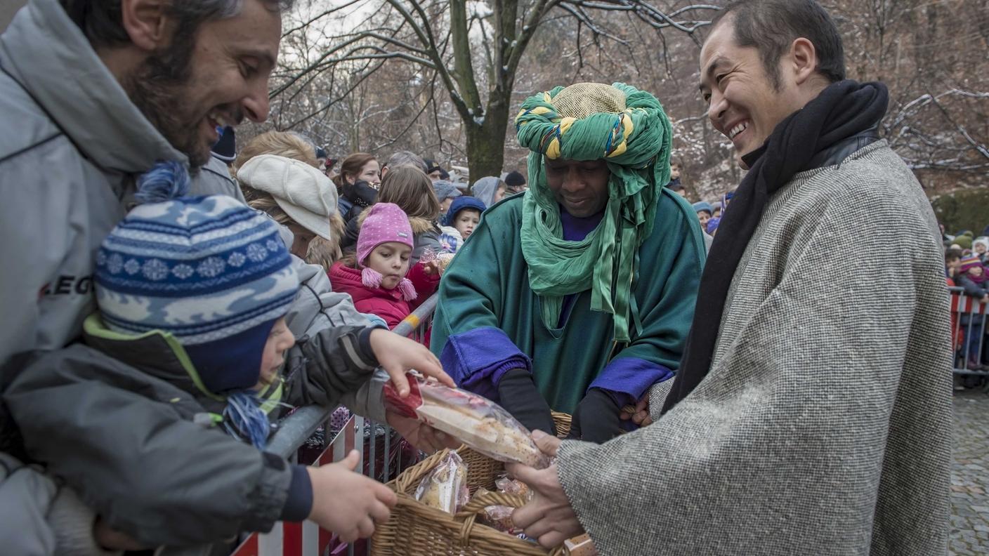 Gli omaggi dei Re Magi per i bambini presenti all'evento