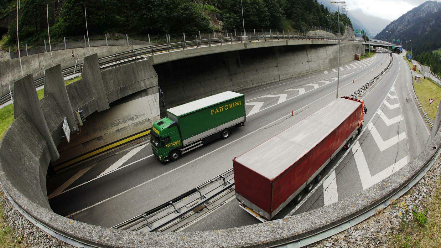 Il timore dei fautori del no è il Ticino invaso dagli autocarri