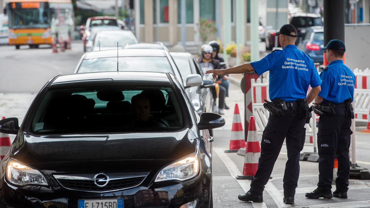 L'AFD chiuderà 12 uffici doganali (uno in Ticino) e ne riunirà altri due