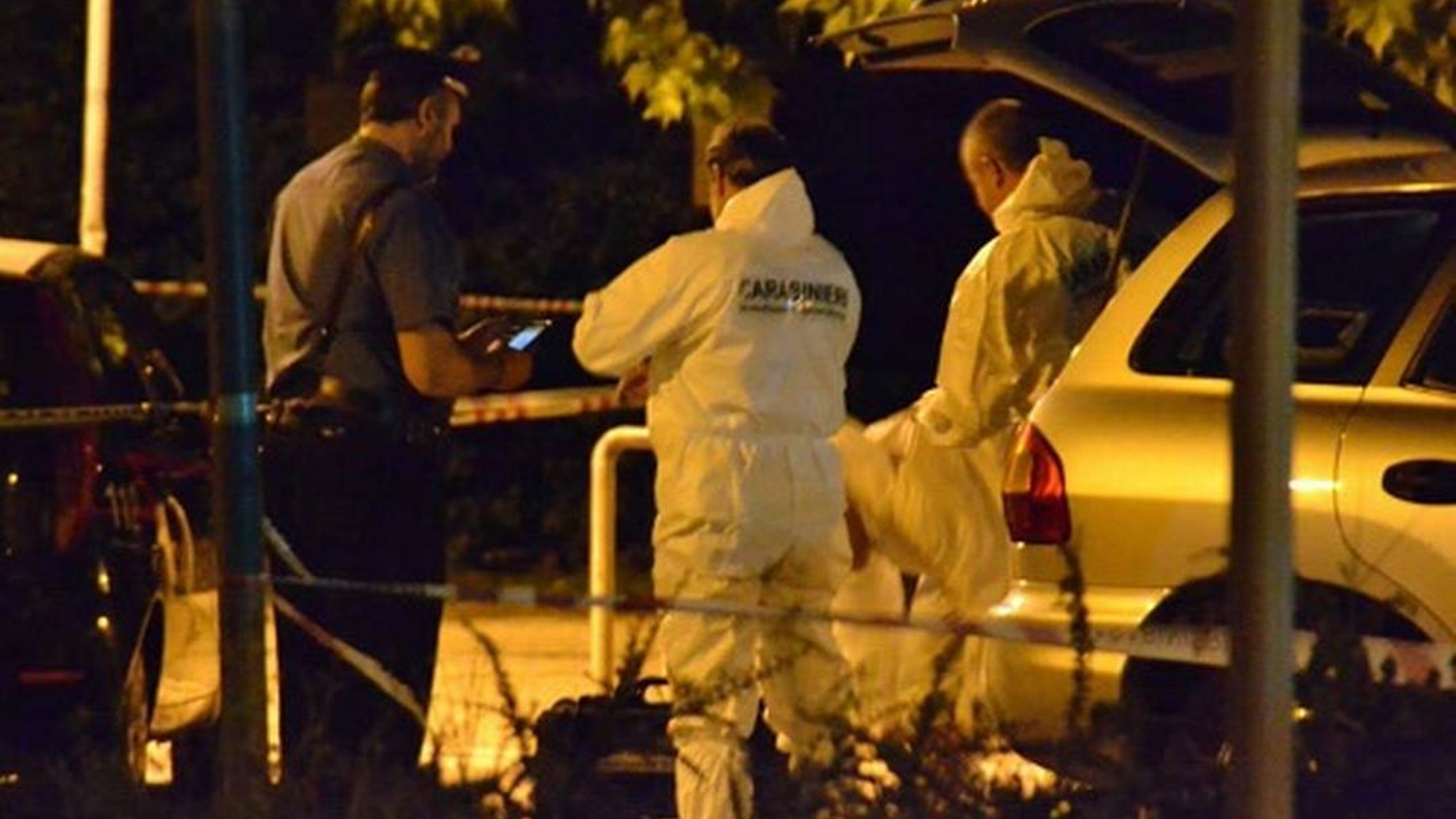 I carabinieri sul luogo del delitto avvenuto nel giugno 2015