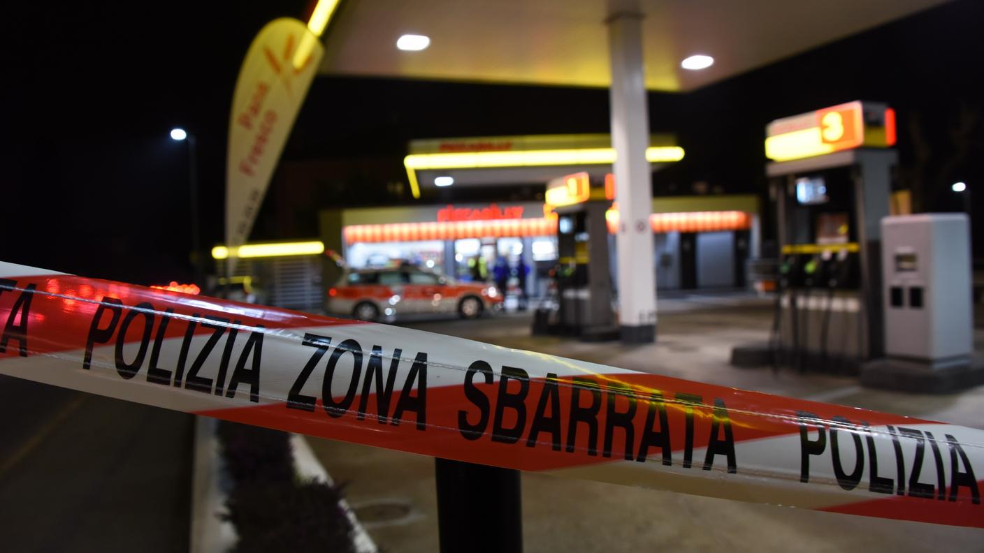 Il negozio Piccadilly preso di mira