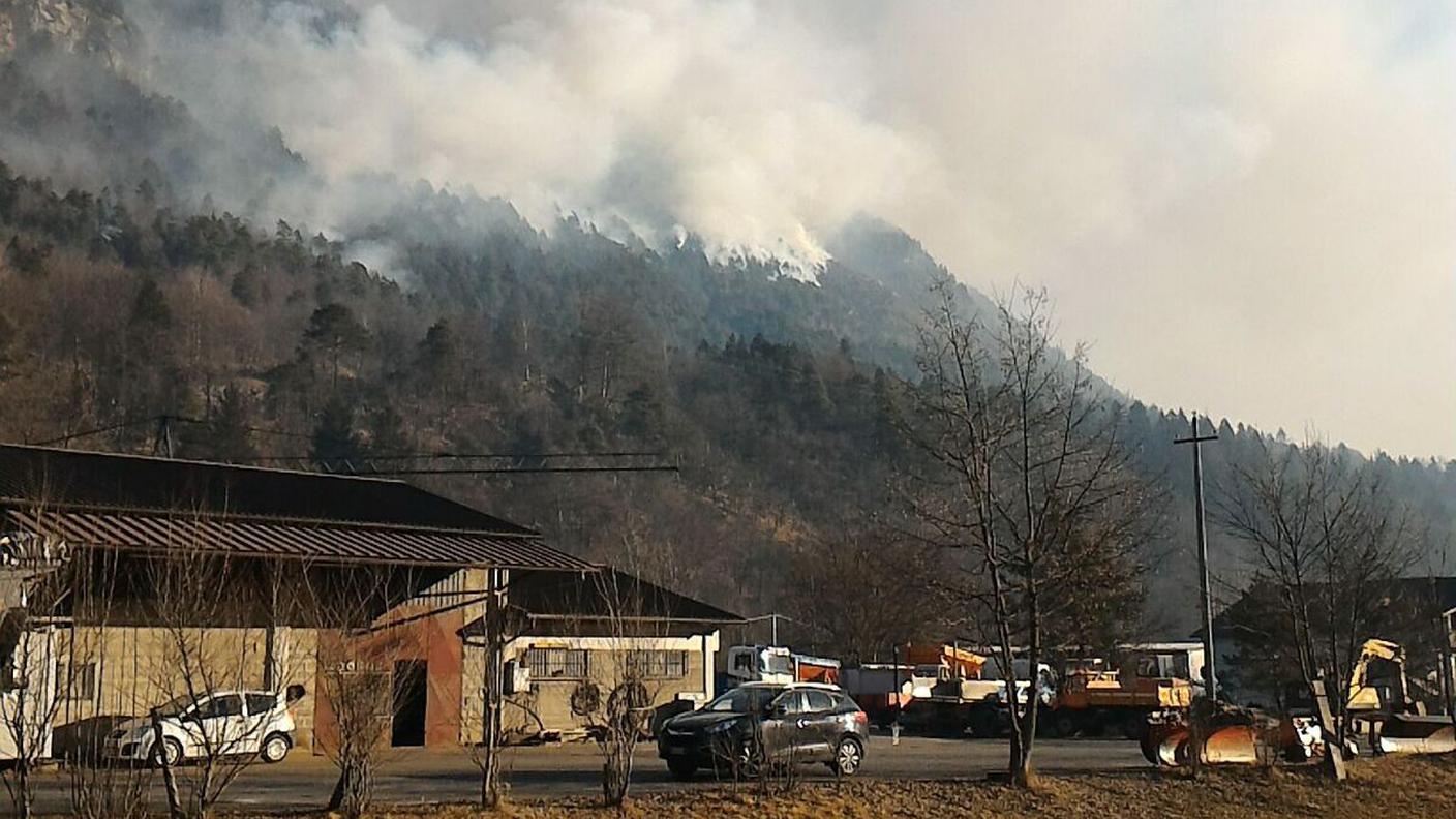 I boschi in fiamme in Valle Vigezzo