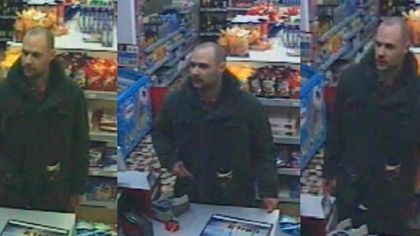 L'uomo che martedì sera ha rapinato il Piccadilly di Balerna