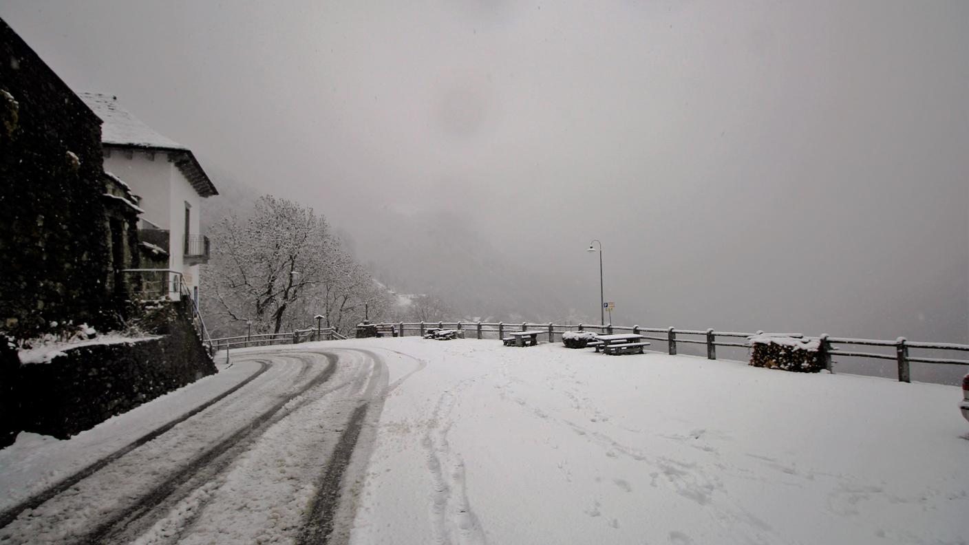 Neve a Comologno
