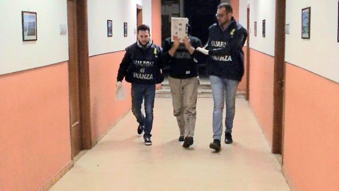 Il 38enne ha tentato una fuga a piedi