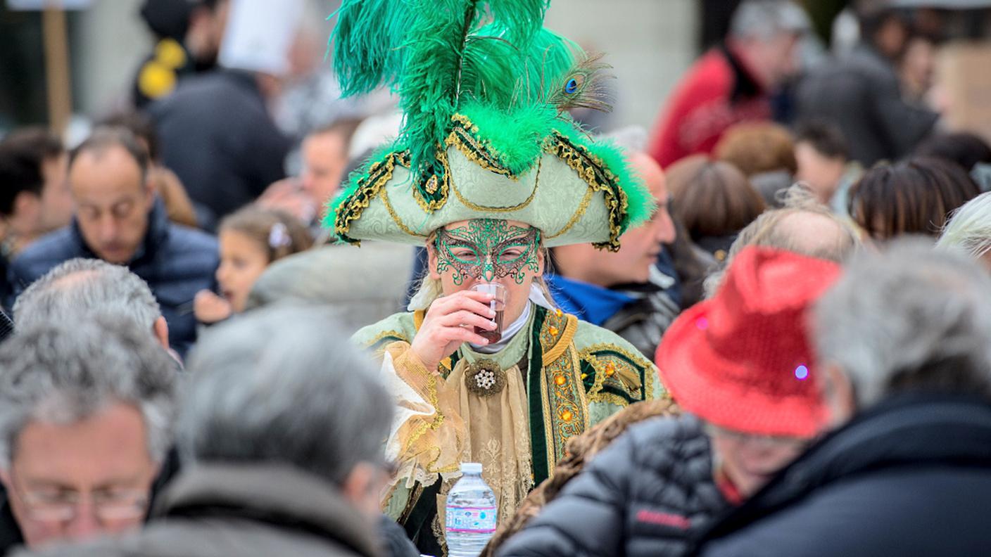 Lorenzo Quadri con un vistoso costume