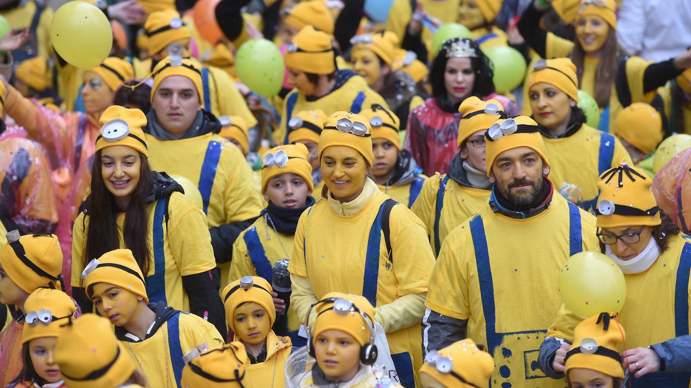 Alcuni momenti del corteo mascherato