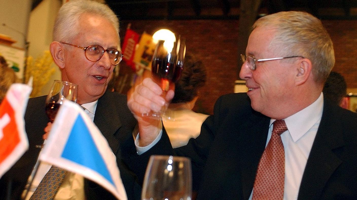 Walter Wittmann in compagnia di Christoph Blocher durante l'incontro dell'UDC zurighese dell'Albisgueetli nel 2003