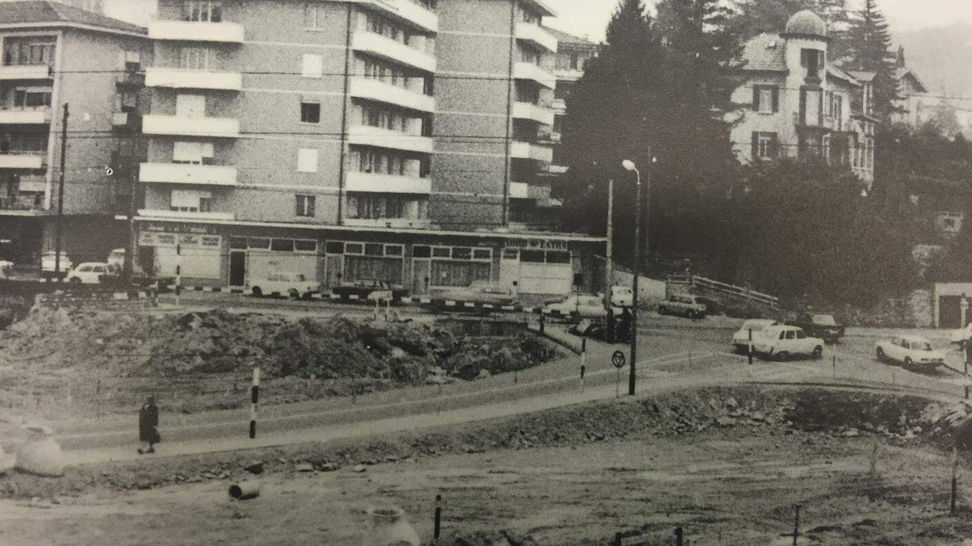 La costruzione dell'entrata dell'autostrada (1982)
