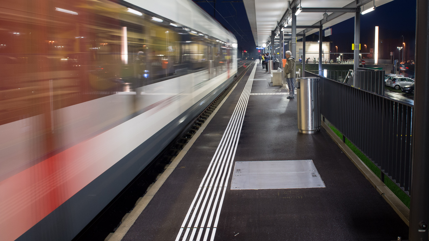 Il treno è stato fermato sabato sera alla stazione di Maroggia