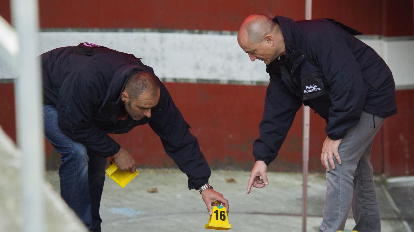 Inquirenti al lavoro in via Odescalchi a Chiasso