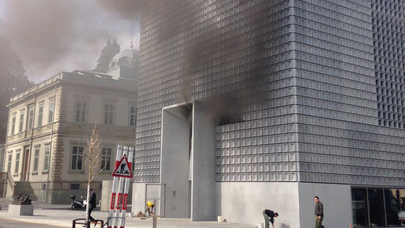 Il fumo in uscita dal museo cantonale 