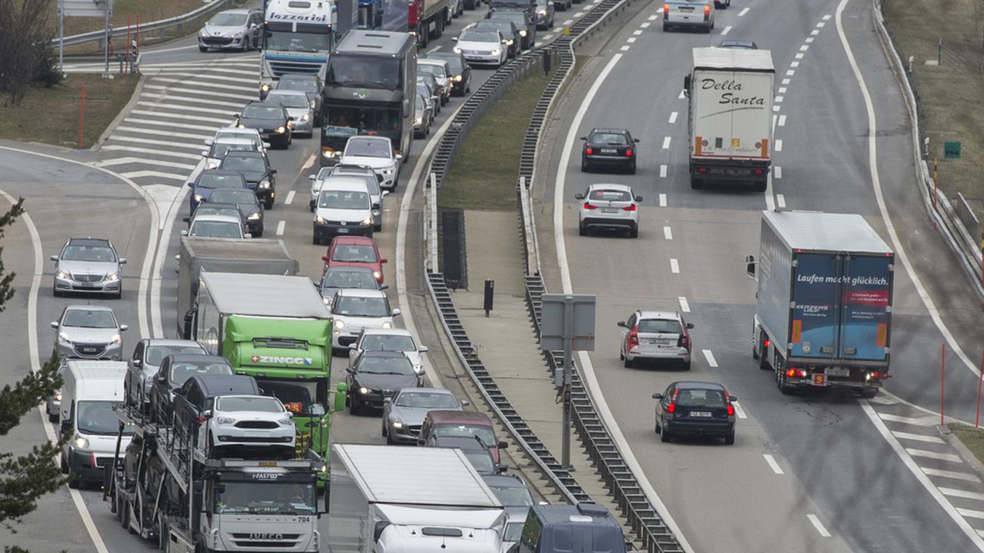 La situazione dovrebbe tornare alla normalità solo venerdì verso le 18.00