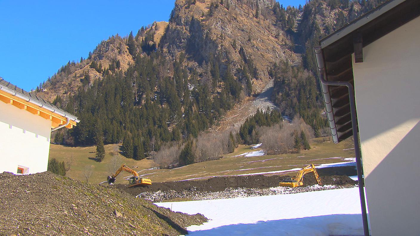 Sono 80'000 i metri cubi di roccia che sovrastano l'abitato