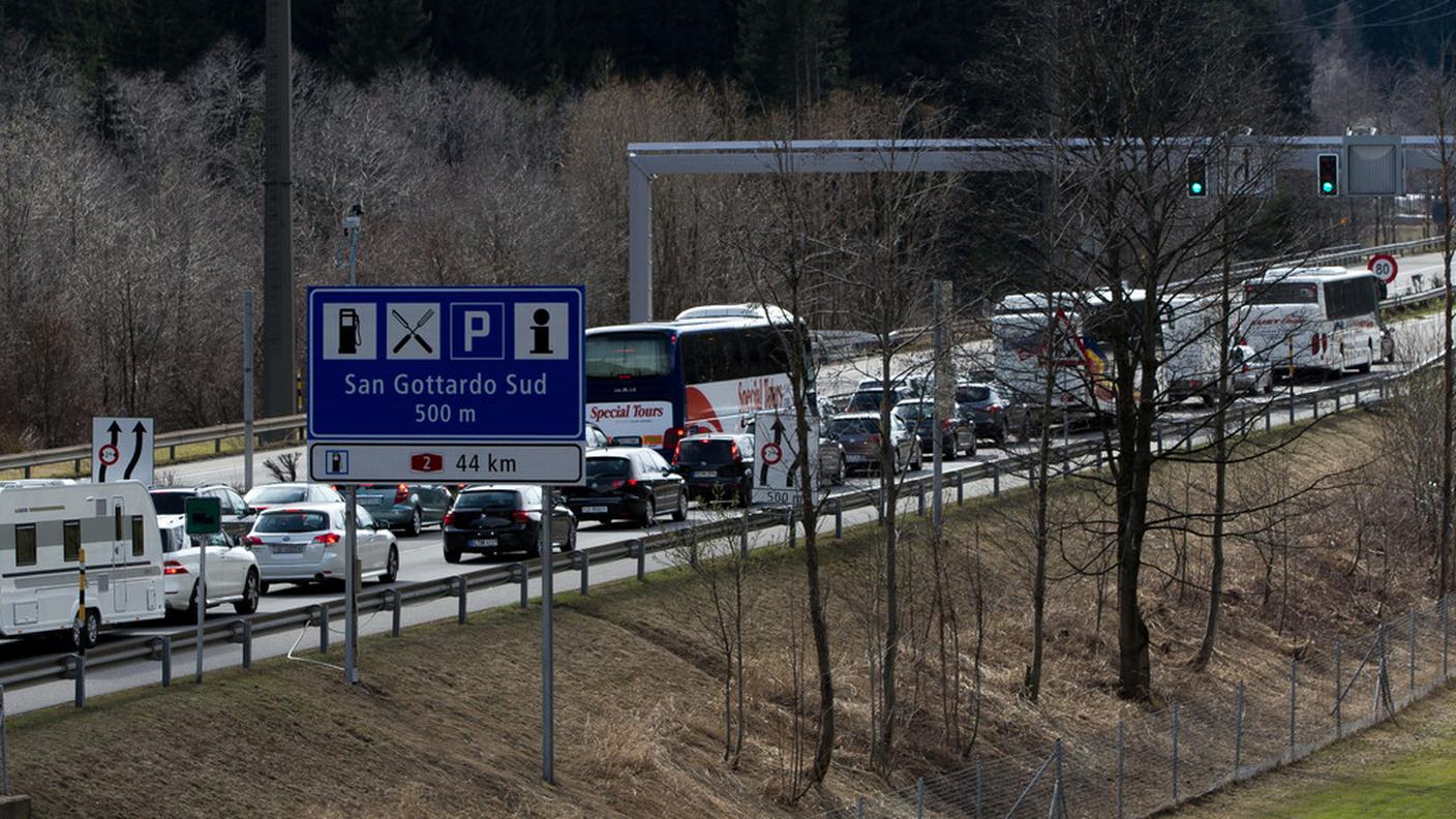 Finite le vacanze, inizia la coda