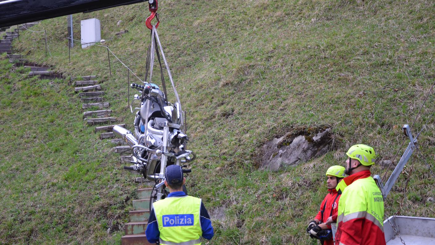 La motocicletta del 40enne rimasto ferito