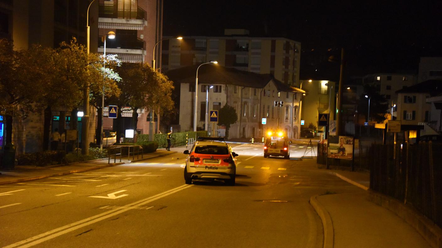 L'uomo è andato a sbattere contro un palo