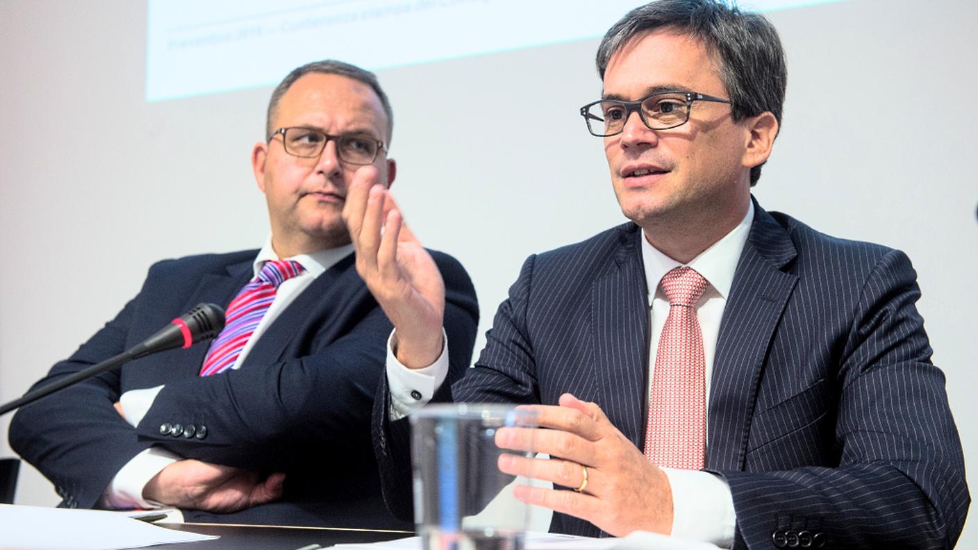 Norman Gobbi, del dipartimento istituzioni e, a destra, Christian Vitta, economia