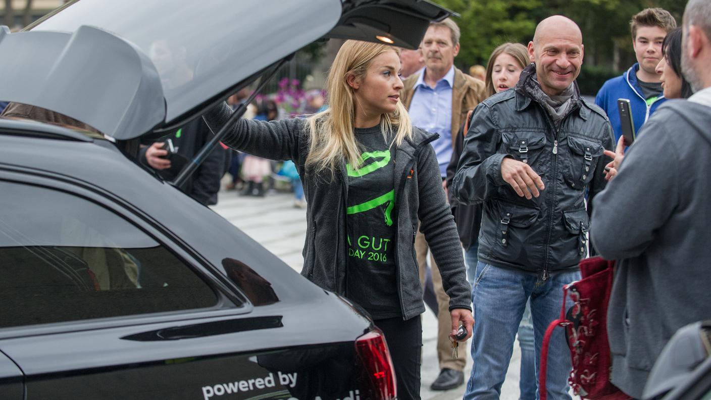 Lara Gut sabato con fan e giornalisti