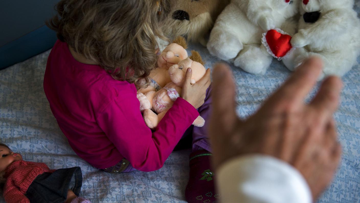 La bimba ha subito i maltrattamenti tra il 2009 e il 2013
